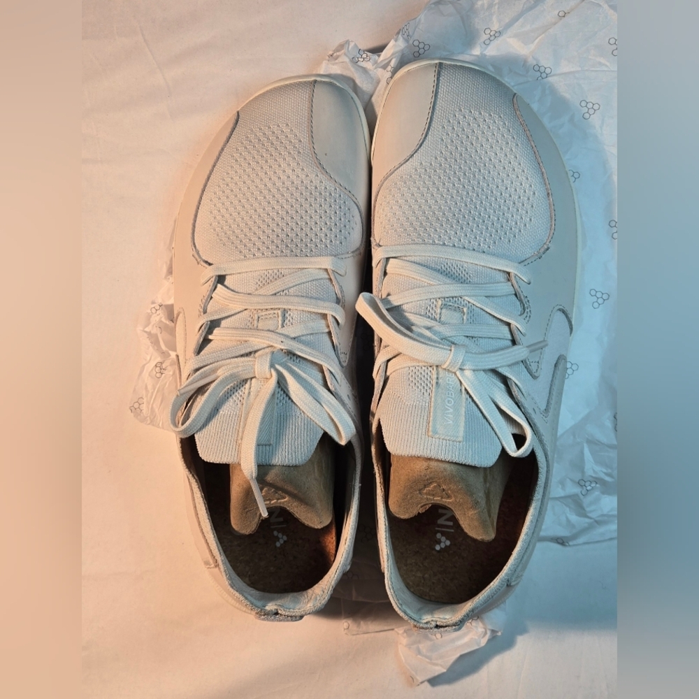 Not For‎ Sale Vivo barefoot Men's White Sneakers